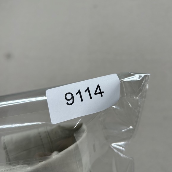 Huk Shorts Mens 28 Waypoint Fishing Performance Chino 7" Inseam Ivory Preppy - Picture 10 of 10